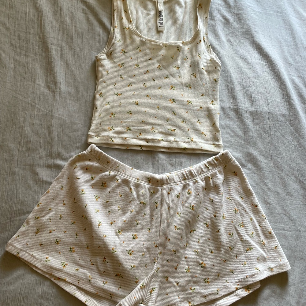 SKIMS cotton jersey tank top and shorts set